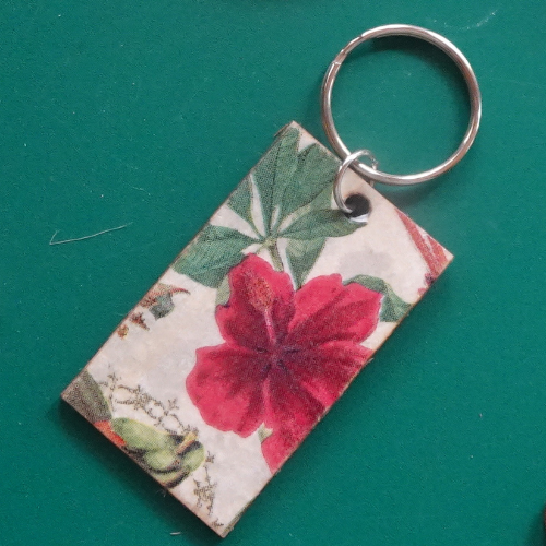Porte clés rectangle fleurs fond vert